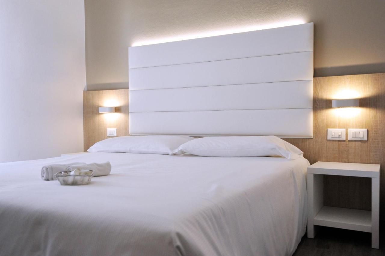 Hotel Etna Каорле Экстерьер фото