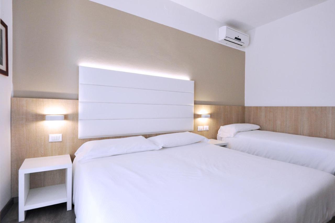 Hotel Etna Каорле Экстерьер фото