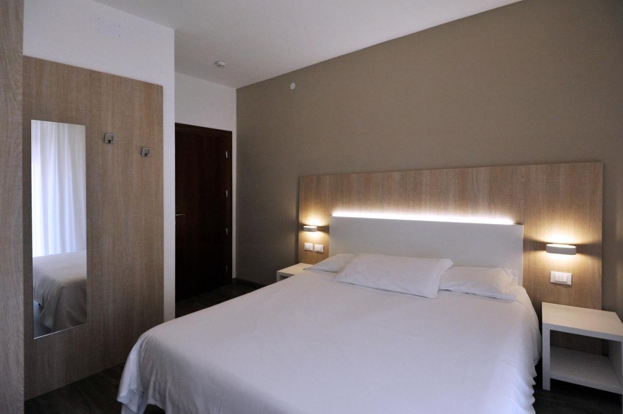 Hotel Etna Каорле Экстерьер фото