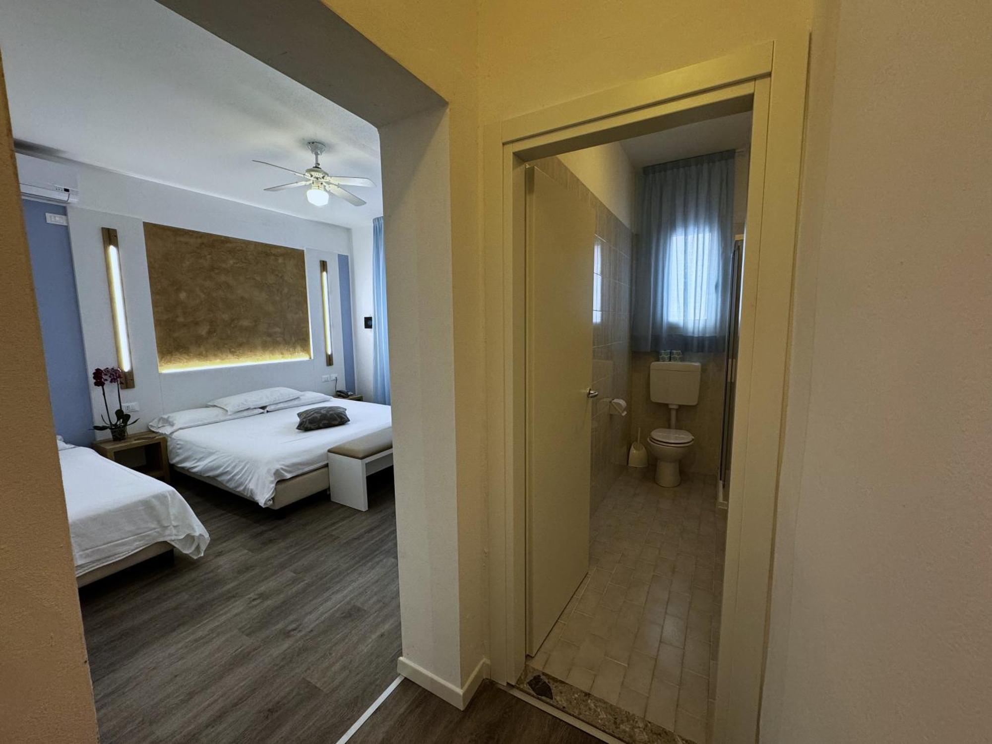 Hotel Etna Каорле Экстерьер фото