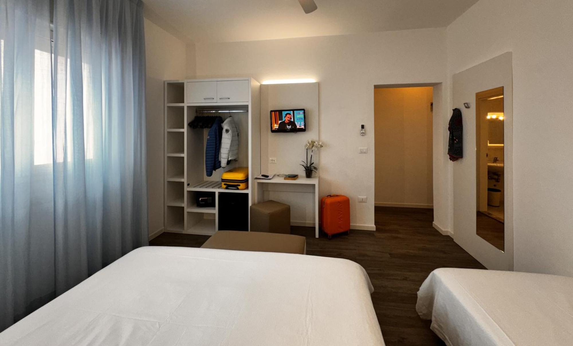 Hotel Etna Каорле Экстерьер фото