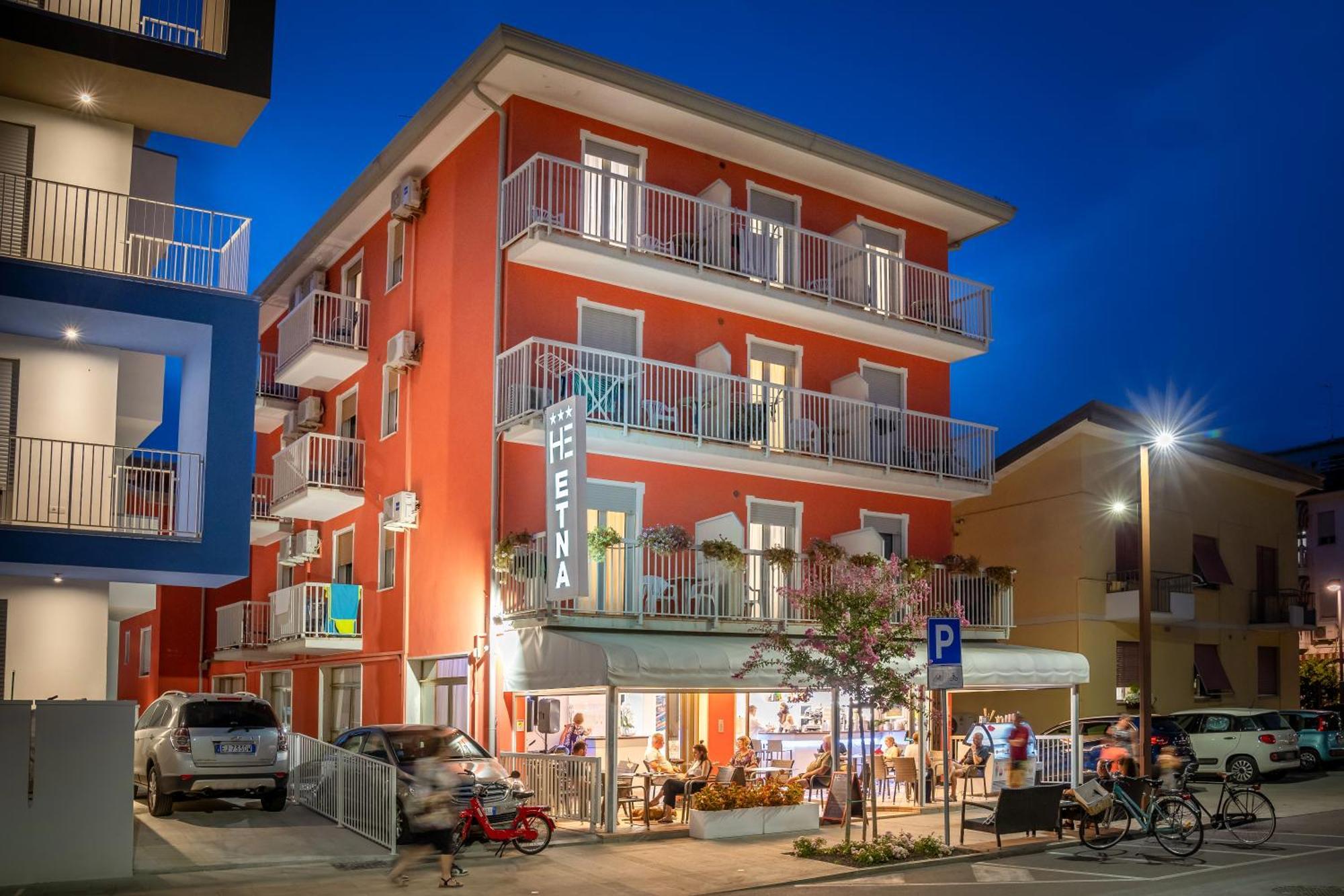 Hotel Etna Каорле Экстерьер фото