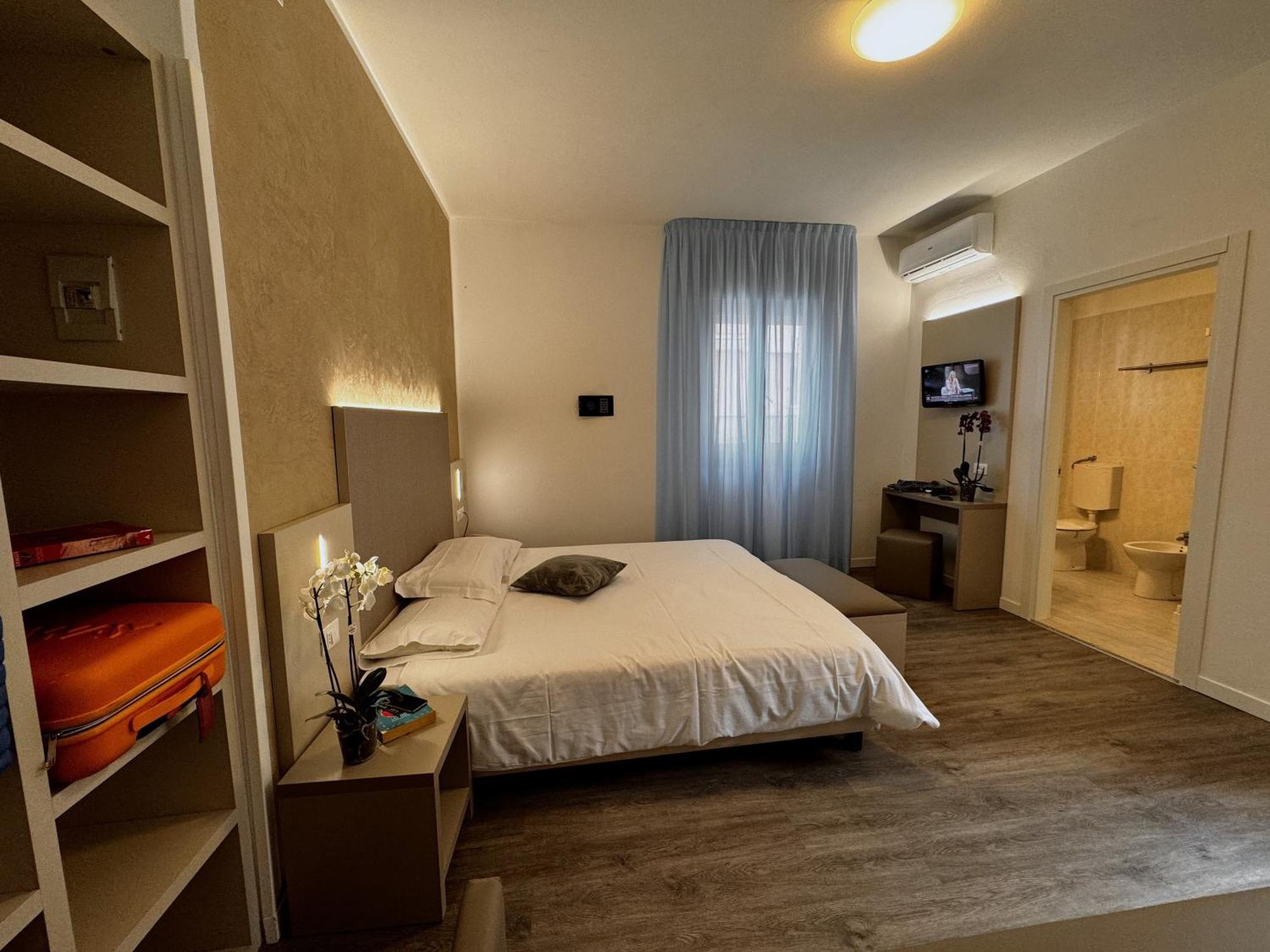 Hotel Etna Каорле Экстерьер фото