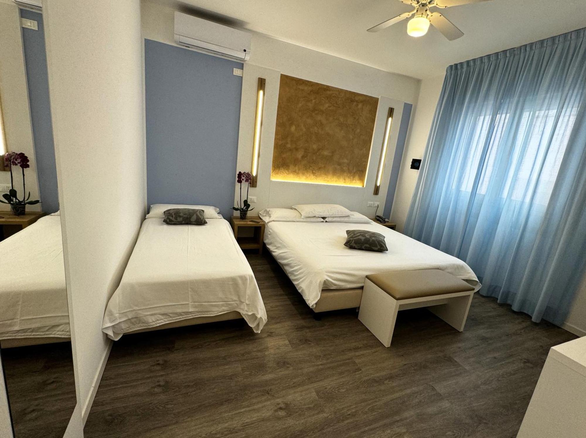 Hotel Etna Каорле Экстерьер фото