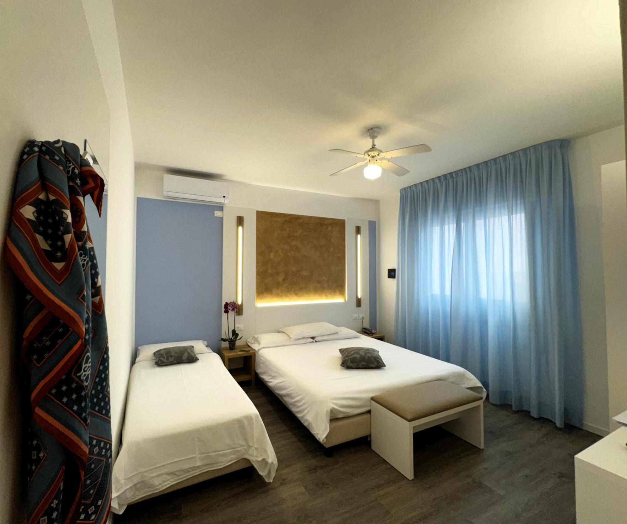 Hotel Etna Каорле Экстерьер фото