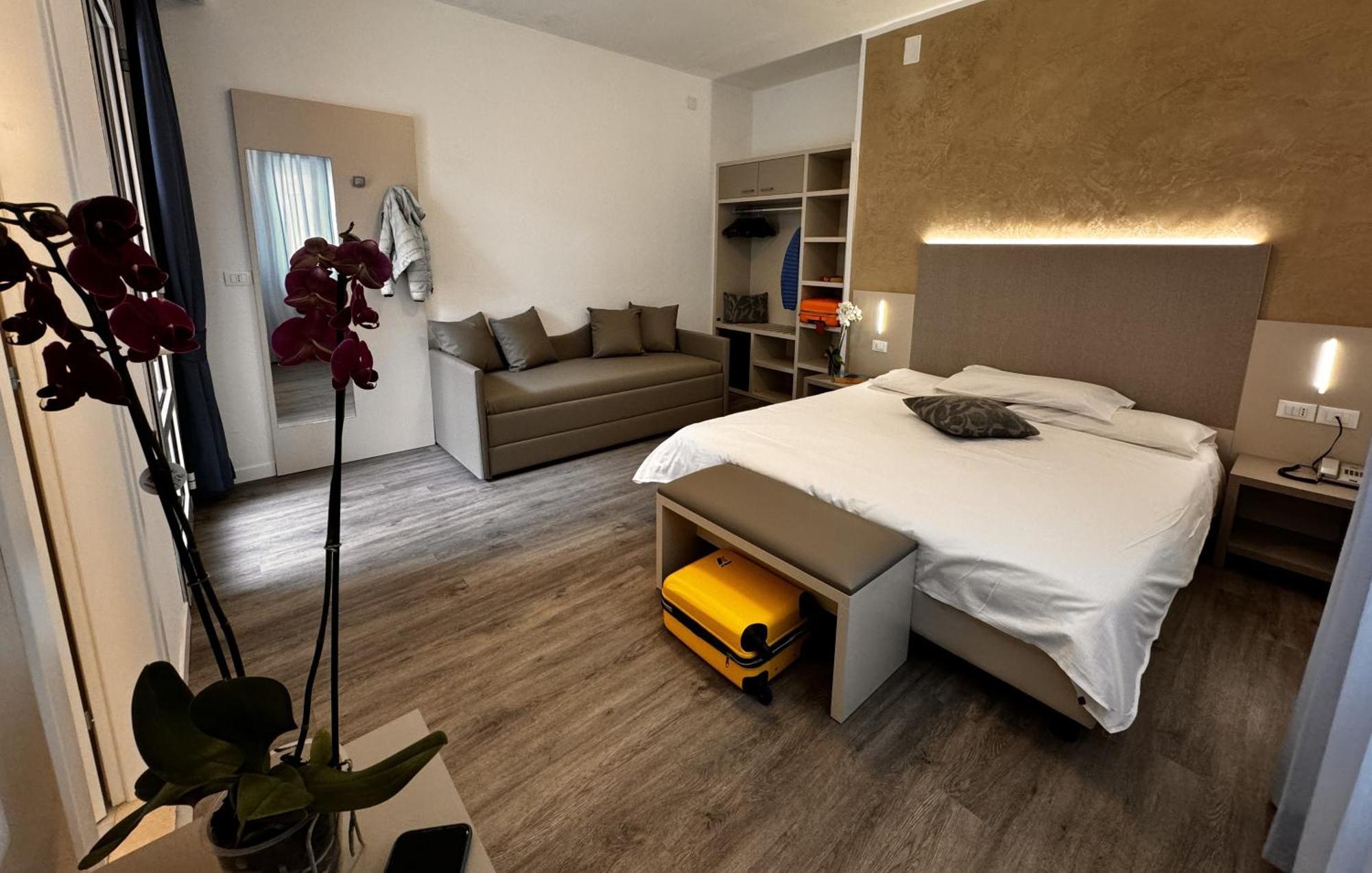 Hotel Etna Каорле Экстерьер фото
